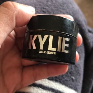 Kylie cosmetics loose highlighter